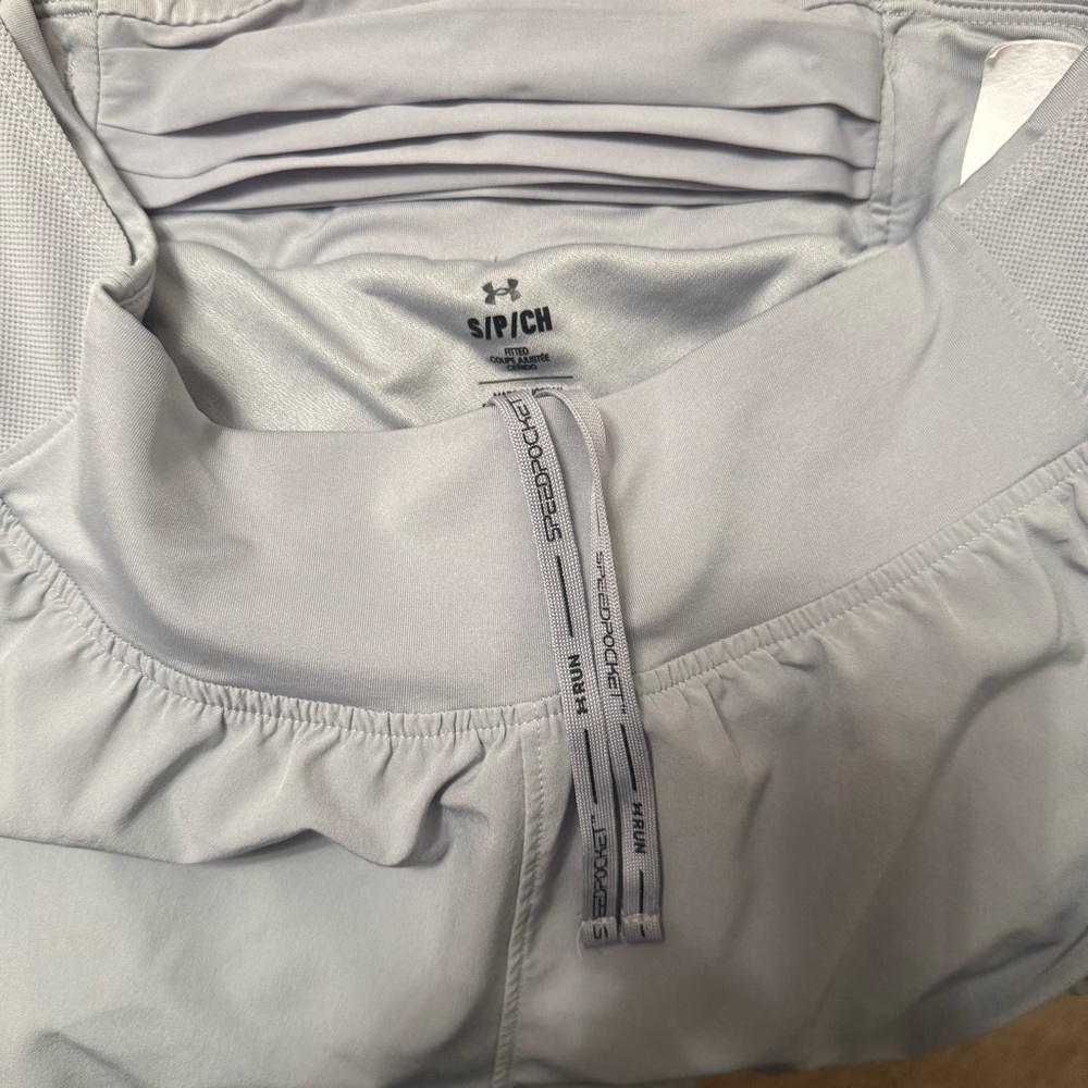 NWOTUnder Armour Women's Light Gray Athletic Shorts - Picture 4 of 7